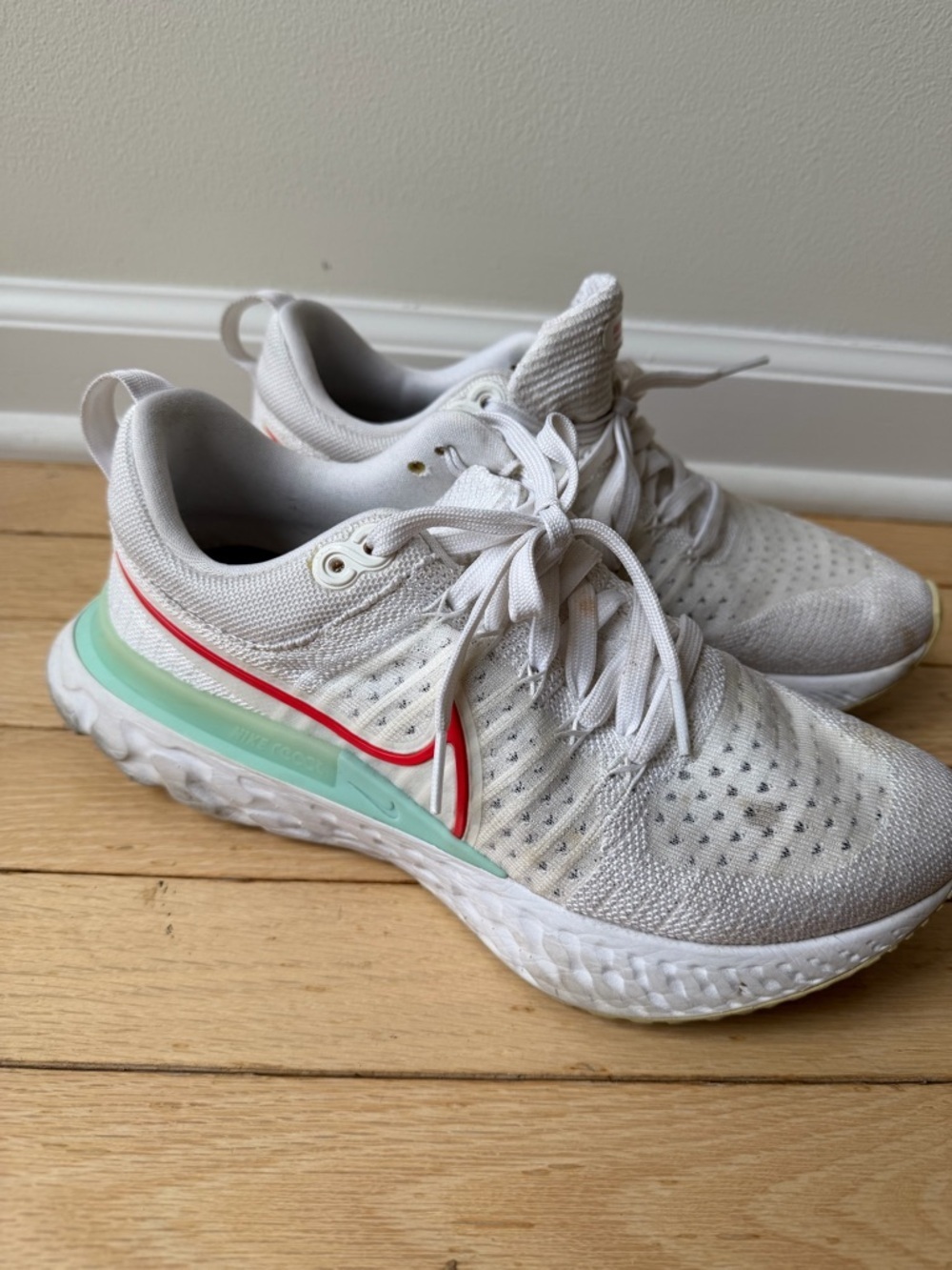 Nike React Infinity Run Flyknit Women’s Size 7 – White/Red/Mint - Picture 5 of 8